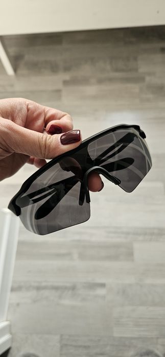 спортивные очки H&M