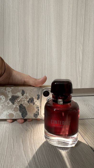 Givenchy linterdit rouge