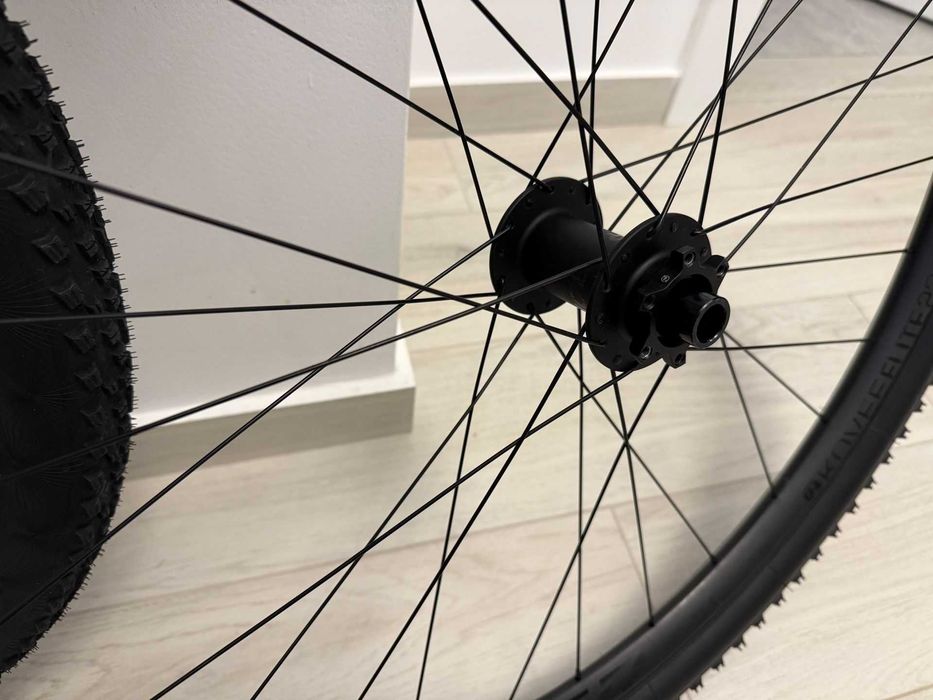 Roti Bontranger (TREK) Kovee Elite 23 Carbon 29"