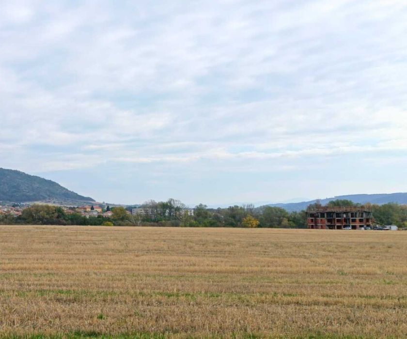 ПАРЦЕЛ до СТАДИОНА в гр. Хисаря