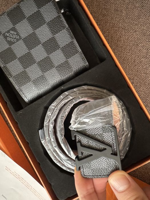 Подаръчна кутия с колан и портмоне LV