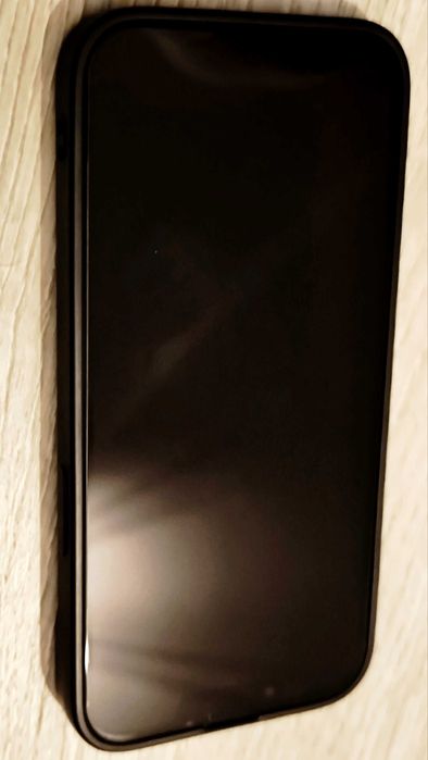 Iphone 13 cumpărat nou de la eMag nici o urmă ca din cutie