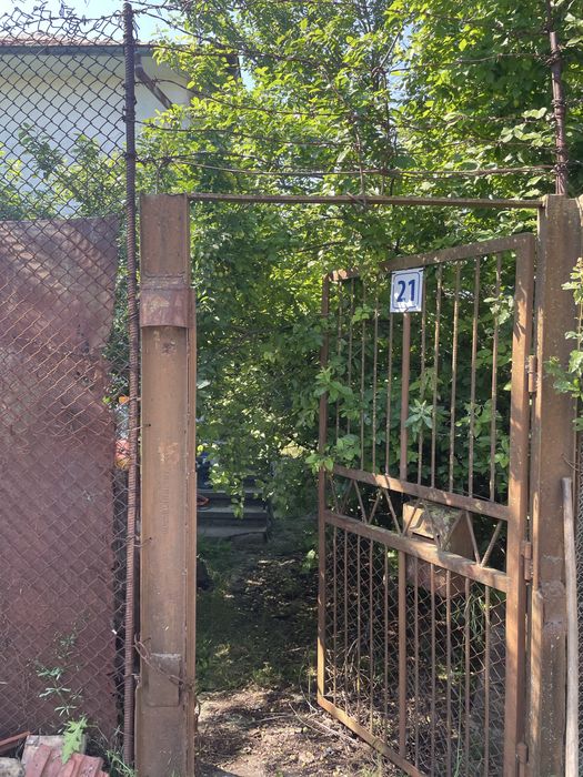 Почистване на апартаменти,мази,тавансни стай,дворове,къщи,вили