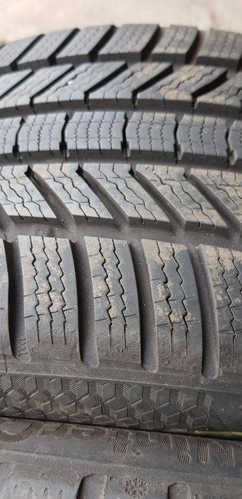 Зимни гуми-2021г.-18цола-225/40-1бр.-130лв."CONTINENTAL "