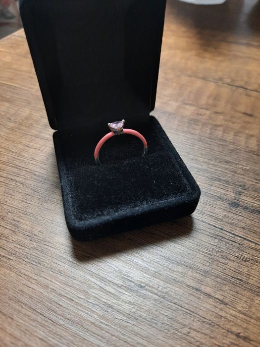 Сребърен пръстен с камък "сърце"