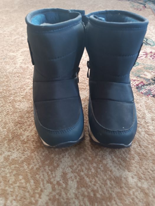 Продам детскую обувь