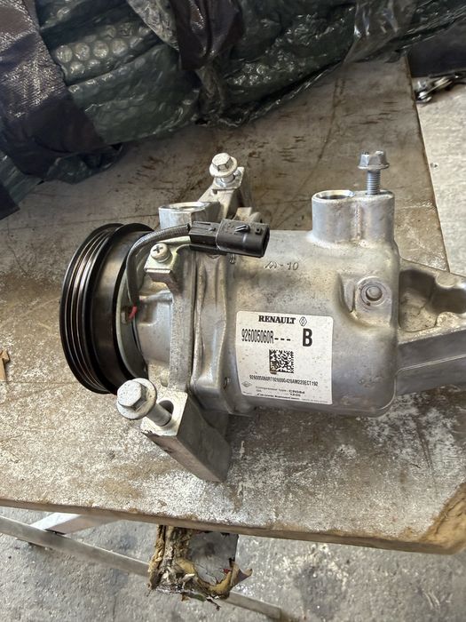 Compresor  aer conditionat Dacia Logan 1.0 SCE