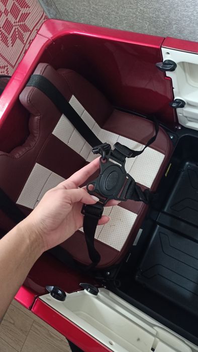 Детская машина на пульте