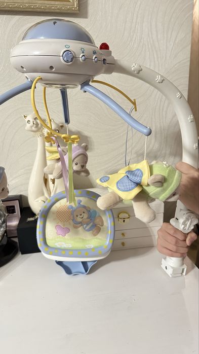 Продам музыкальную карусель на манеж