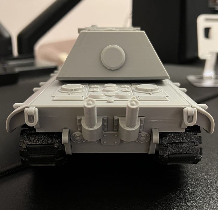 Macheta Super heavy tank E-100 scara 1:35(Panzerkampfwagen E-100)