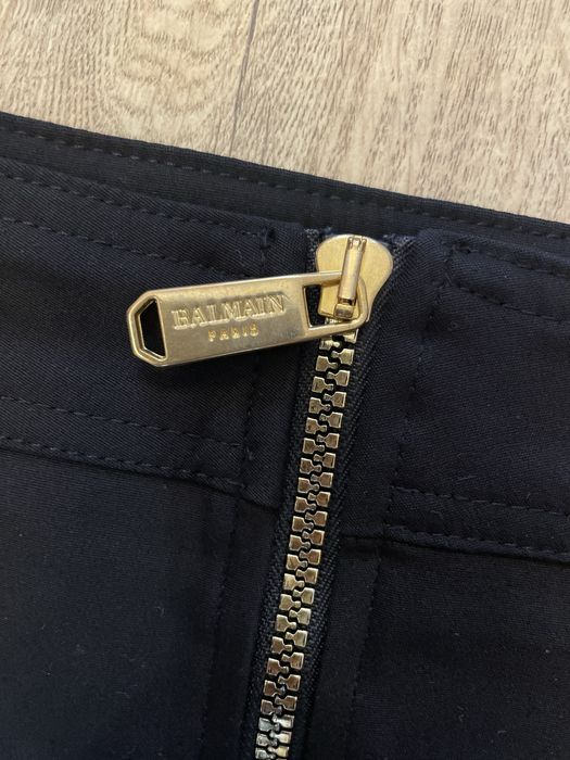 Черна еластична пола с висока талия