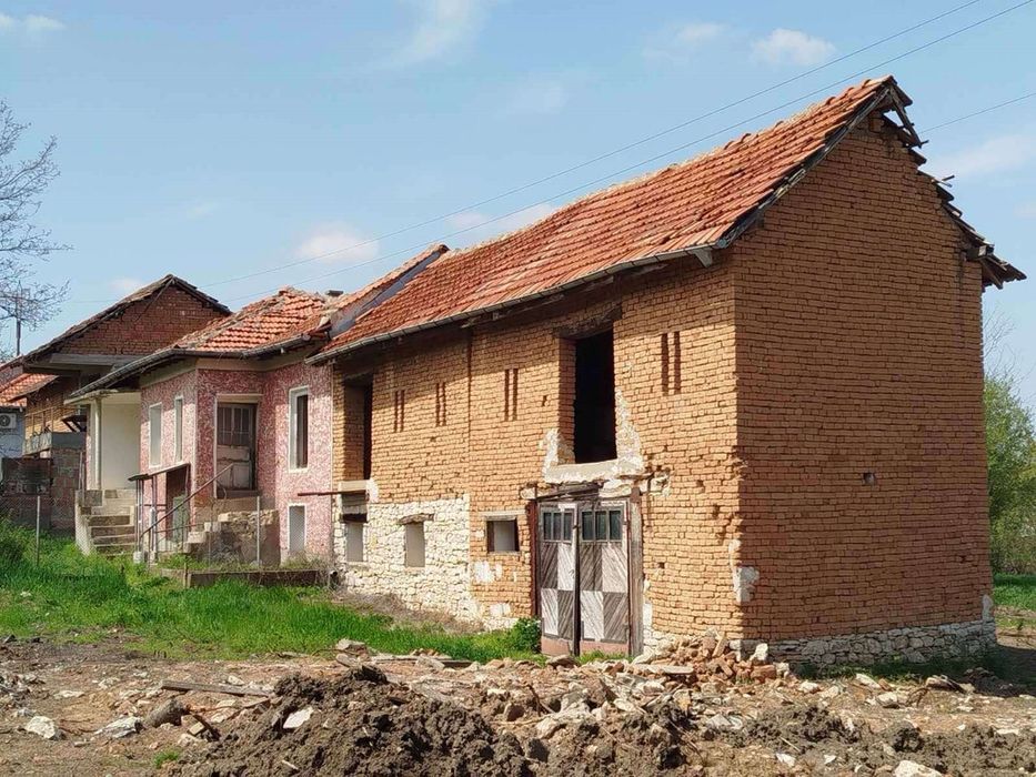 Къща в Плевен, област-с.Тученица площ 74 цена 29000