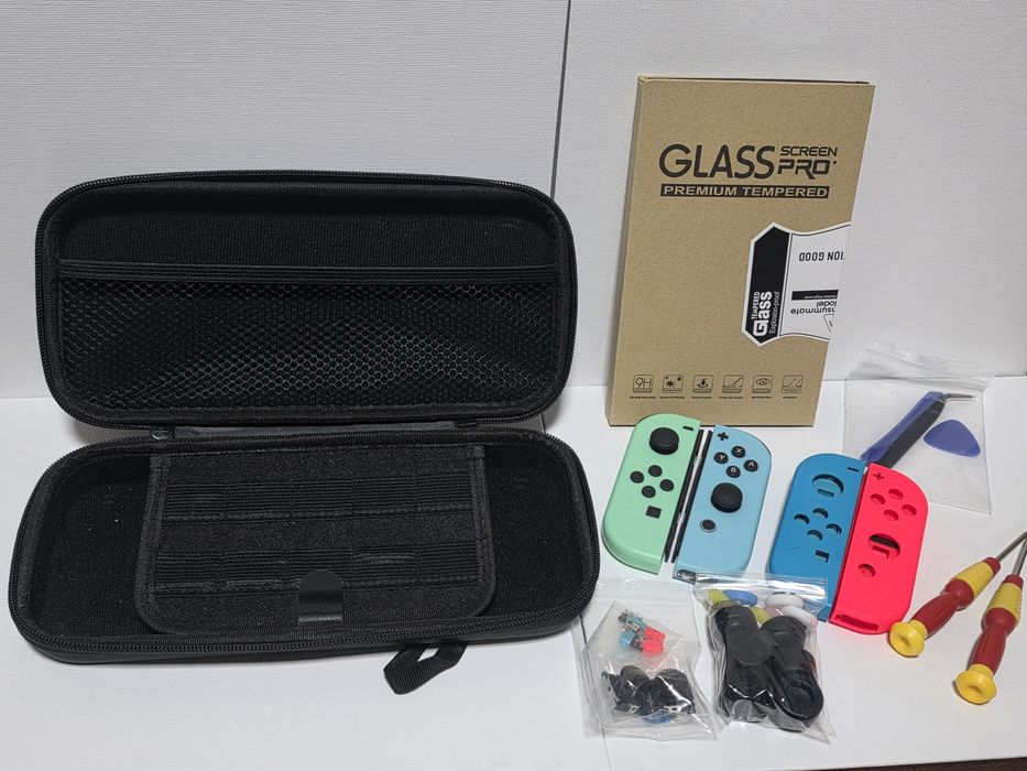 Nintendo Switch OLED с игри и аксесоари