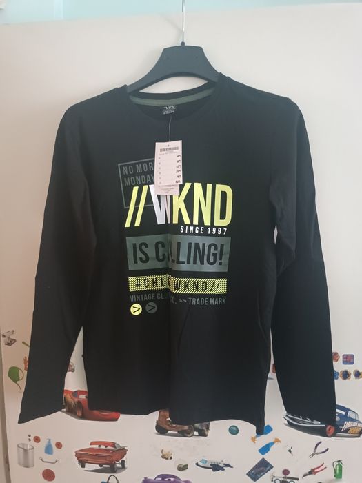 Продавам нови детски блузи и пуловери