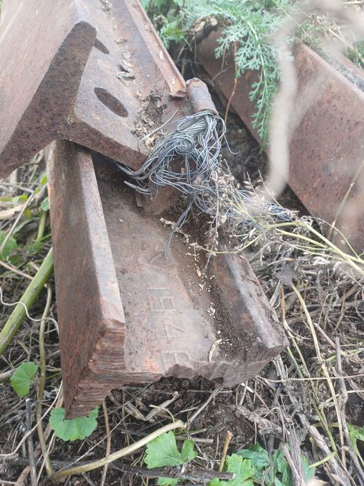 Продам рельсы 3 штуки