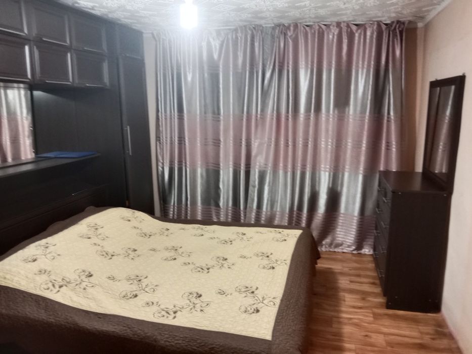 Продам спальный гарнитур