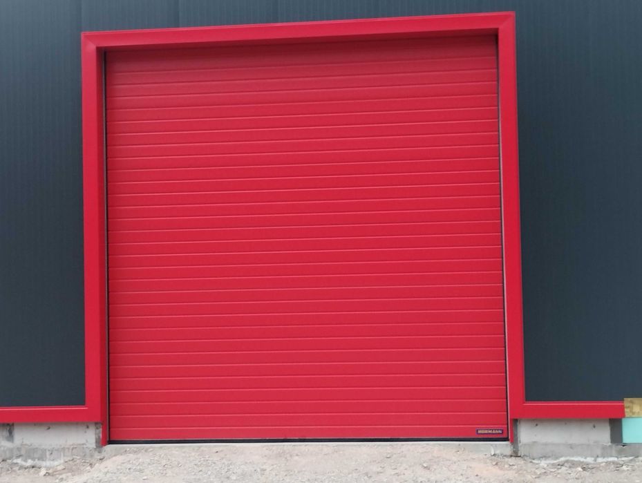 Индустриални секционни врати за халета Хьорман в цвят RAL7016