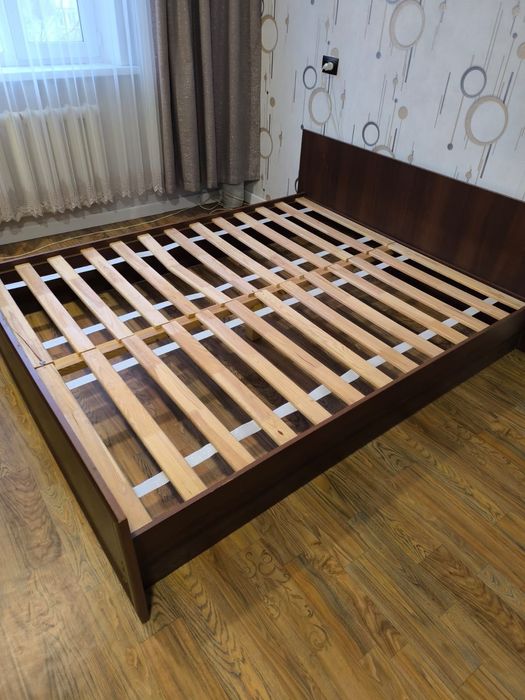 Двух спальная кровать