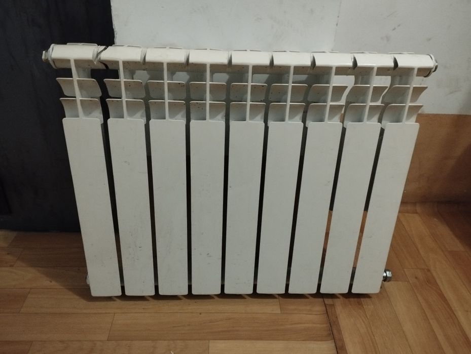 Продам батарею 7 секции