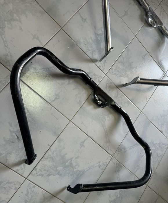 OEM оригинален Ролбар / crash bar за Harley Davidson Softail
