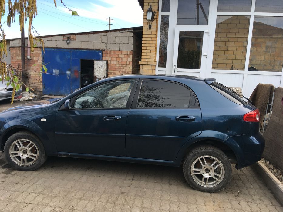 Продам машину шевроле лачетти