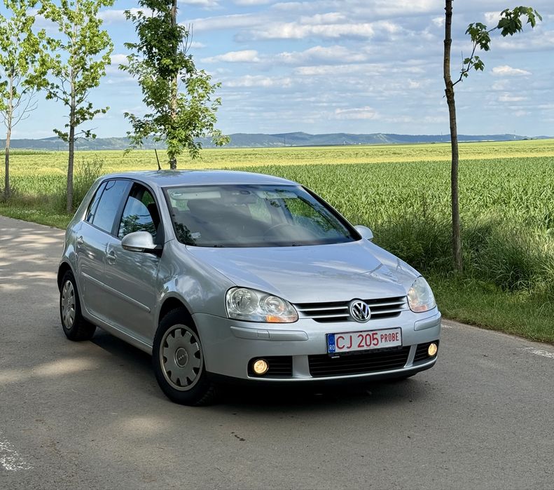 VOLKSWAGEN Golf 2012