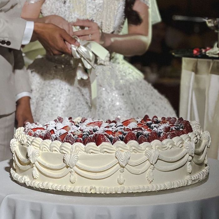 Свадебные торты на заказ Астана. Итальянский  свадебный торт Астана.
