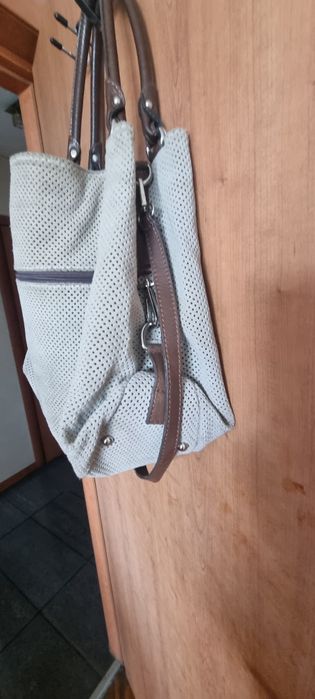 Poseta din piele întoarsă culoarea bej c