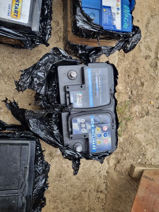 Vand acumulatori auto !