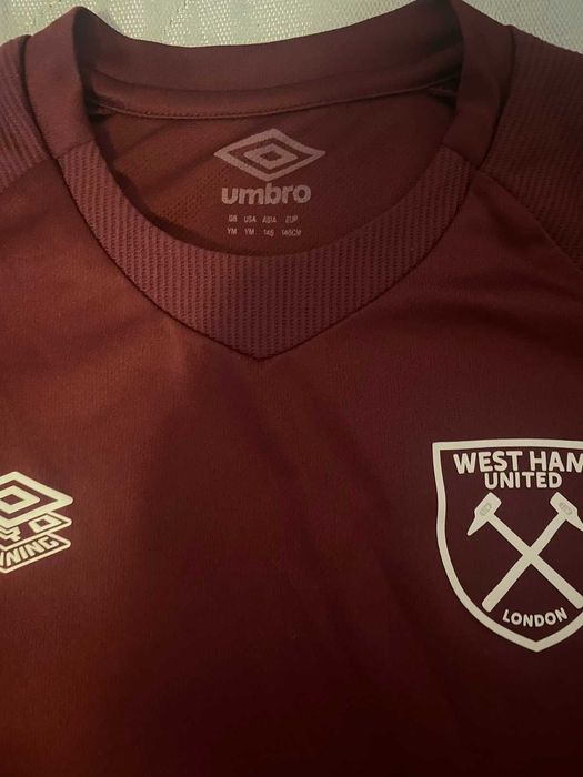 Детски футболен комплект 10-12 г. /Перфектно състояние