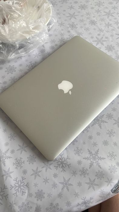 В продаже макбук эйр