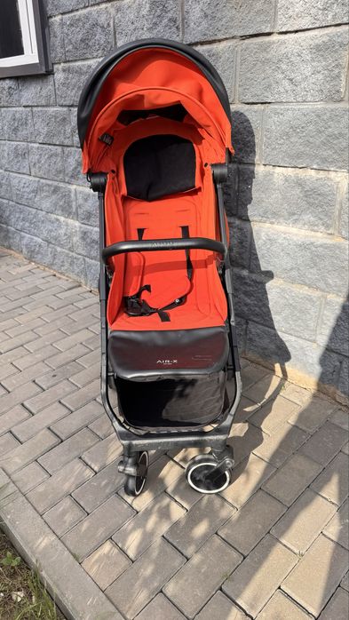 Продам коляску anex air -x