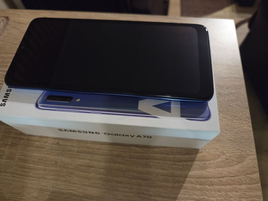 Samsung A70 128ГБ