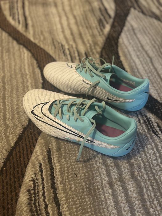 vand ghete nike phantom