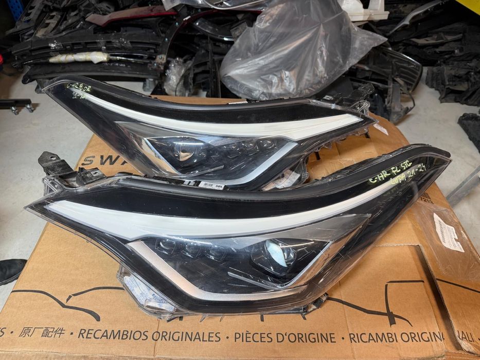 Far dreapta / stanga Toyota CH R complete Full Led Lupa 2019/2023