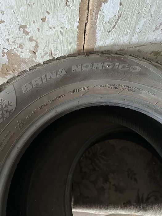 Продам зимние шины с шипами