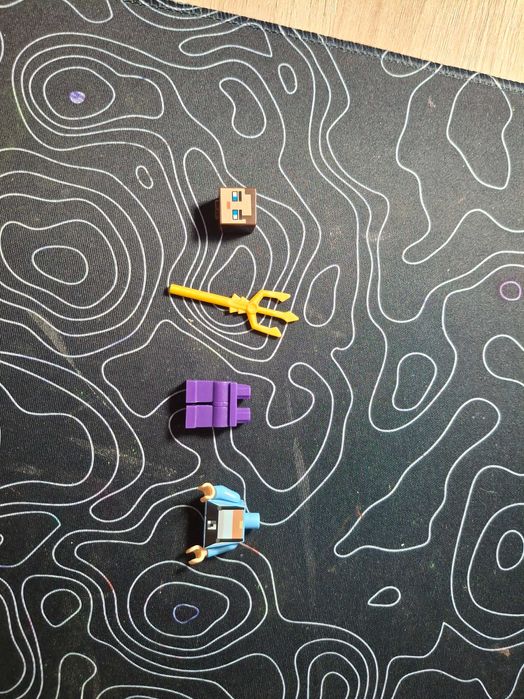 Разные фигурки LEGO