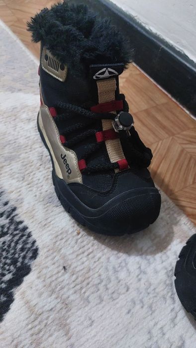 Продам детские зимние сапоги