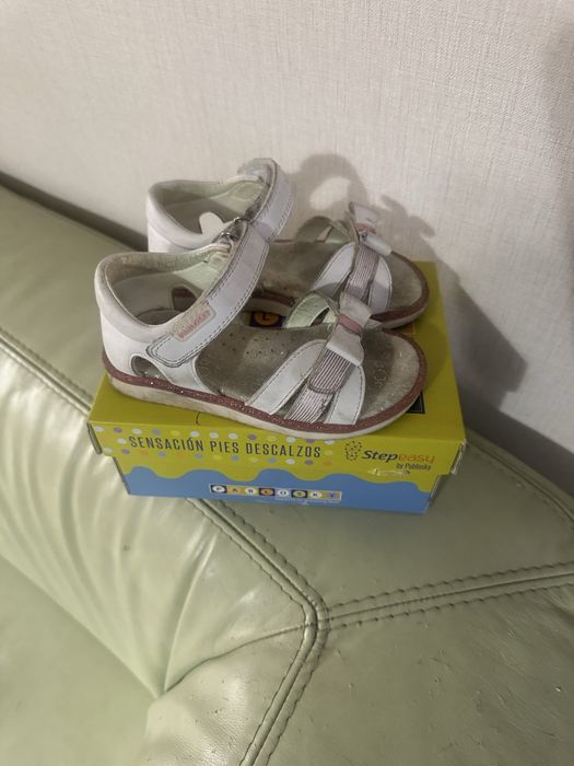 Продам детские сандали