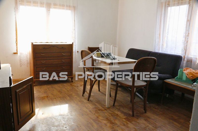 Къща в София, област-гр.Костинброд площ 210