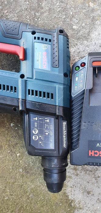 Ciocan rotopercutor bosch profesional.