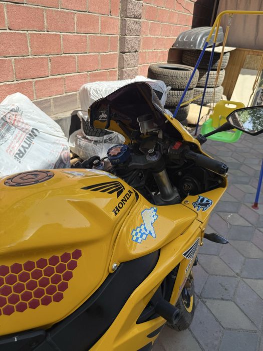 мотоцикл хонда cbr954rr