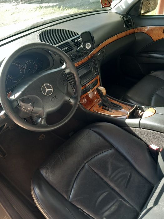 Mercedes E 220 W 211