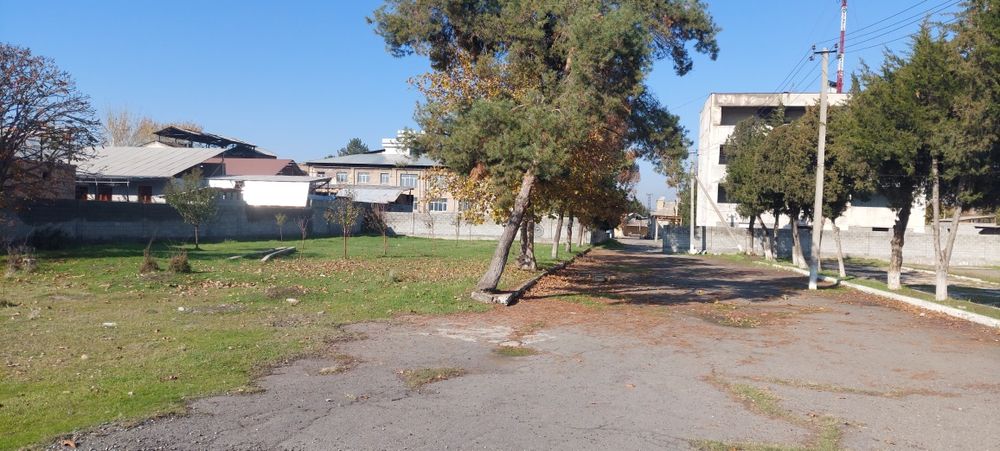 Срочно бино сотилади