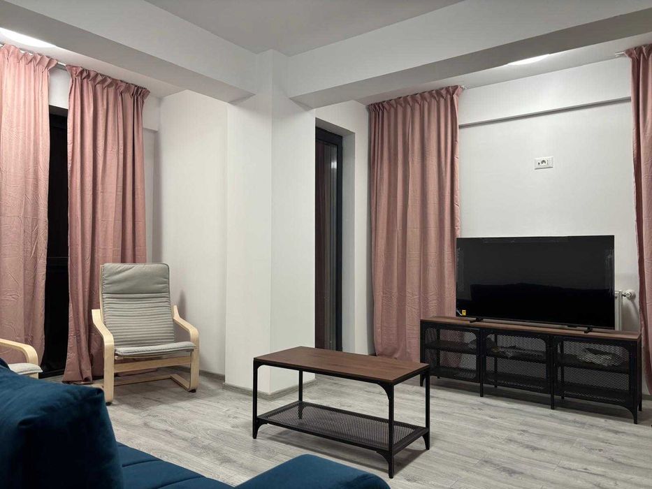 Inchiriez apartament 2 camere bld Poitiers Iasi