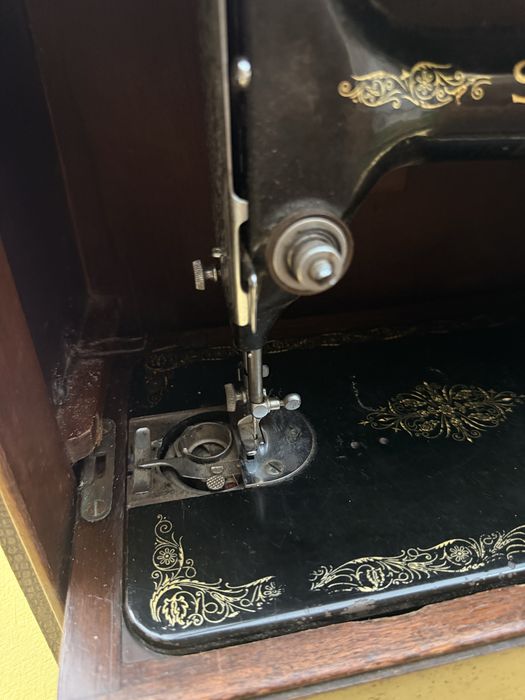 Masina de cusut manuala SINGER 99K, circa 1936, cu valiza – vintage