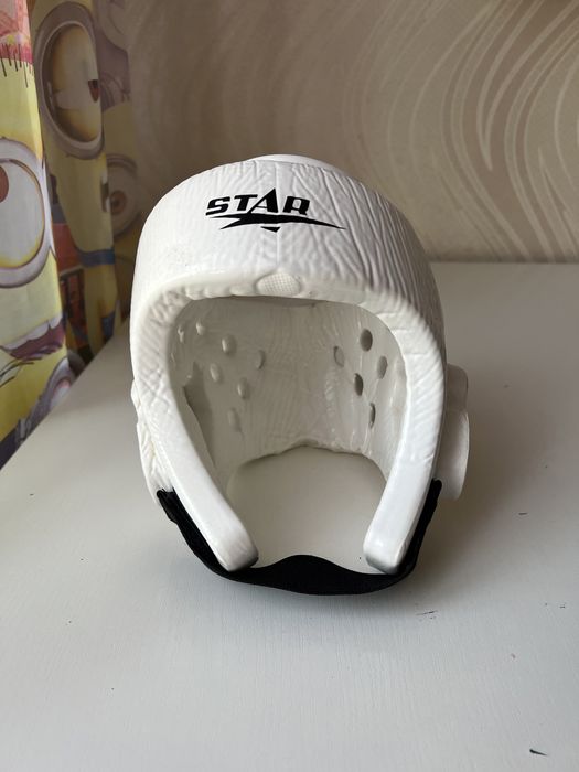 Шлем для единоборств