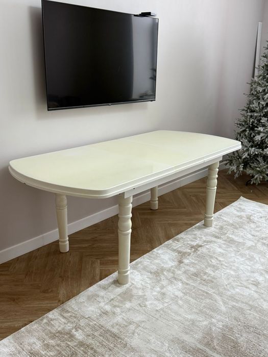 Продам стол в нормальном состоянии