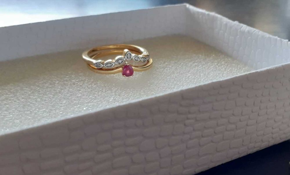 Set din argint cu rubin si diamant
