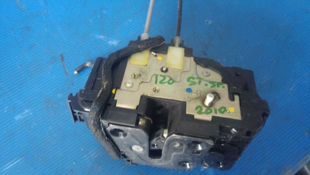 broasca iala usa stanga spate hyundai i20 81410-1j020